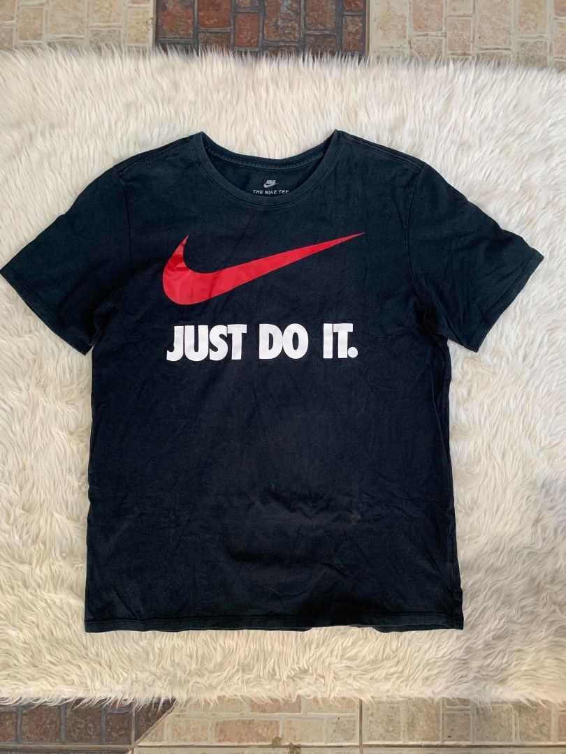Nike Just Do It Black T-Shirt (Category: Tshirts & Polo Shirts ) located in Manila. Submitted by reiyangelow (Listing ID 1470744181, Image 1). Description: Nike Just Do it T-shirt 26/19 (sa picture na details) 250php.