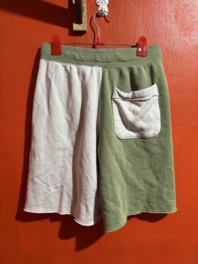 Nike Just Do It Corgi Graphic Sweat Shorts (Category: Shorts) located in Naga. Submitted by ajrc.shop (Listing ID 1470847292, Image 2). Description: Nike Just do it ✅Size: S ✅Width: 28-35 ✅Length: 19.5 ✅Color Rate: 9/10 ✅Issue: Nasa pic ✅Need Wash ✅Location: Bicol Naga City, Camarines Sur ✅Courier: J&T Express/Flash Express ✅MOP: Gcash only.