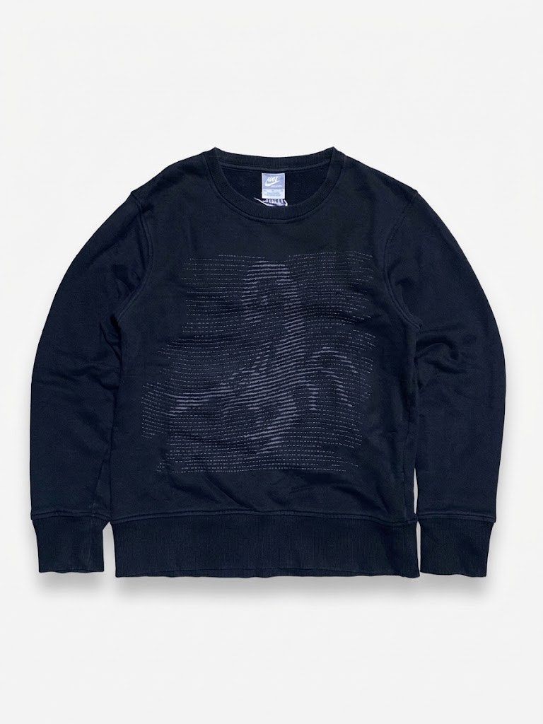 Nike long-sleeve crewneck sweatshirt (Category: Activewear) located in Agdangan. Submitted by lec.loots (Listing ID 1470769972, Image 1). Description: .