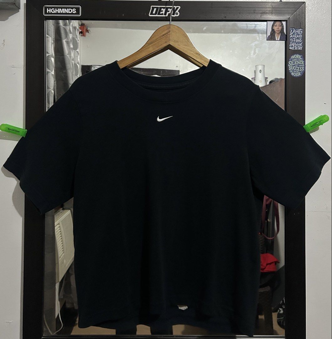 Nike Mid Swoosh (Category: Shirts) located in Pateros City. Submitted by _ramonparian (Listing ID 1470801204, Image 1). Description: Width: 20 Length: 22 Color Rate: 9.7/10 .