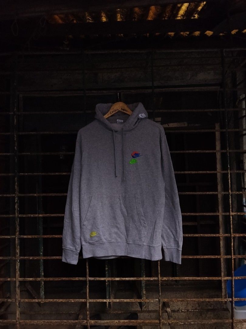 Nike Multiple Embroidery Logo Pullover Hoodie Gray (Category: Coats, Jackets and Outerwear) located in Pasay City. Submitted by swoosh_collector (Listing ID 1470810545, Image 1). Description: Nike Multiple Embroidery Logo Pullover Hoodie Gray • Size Large on Tag ( White Tag ) • Dimes W 22 | L 28 • Colorate 9.8/10 • Likenew Condition • Authentic Original • Complete Tags • No Issue/Flaws DN for more info 📩.