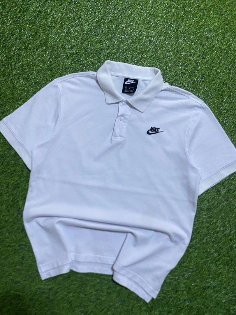 NIKE POLO (Category: Tshirts & Polo Shirts ) located in Manila. Submitted by niftythrifttt (Listing ID 1470863641, Image 2). Description: NIKE POLO SIZE L WIDTH - 20 LENGTH - 27 COLOR RATE 9.5 EXCELLENT CONDI NO ISSUE.