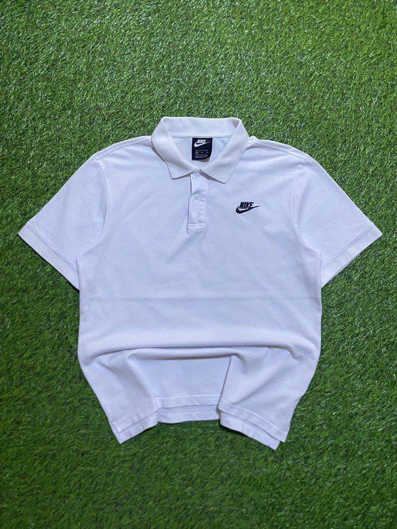 NIKE POLO (Category: Tshirts & Polo Shirts ) located in Manila. Submitted by niftythrifttt (Listing ID 1470863641, Image 1). Description: NIKE POLO SIZE L WIDTH - 20 LENGTH - 27 COLOR RATE 9.5 EXCELLENT CONDI NO ISSUE.