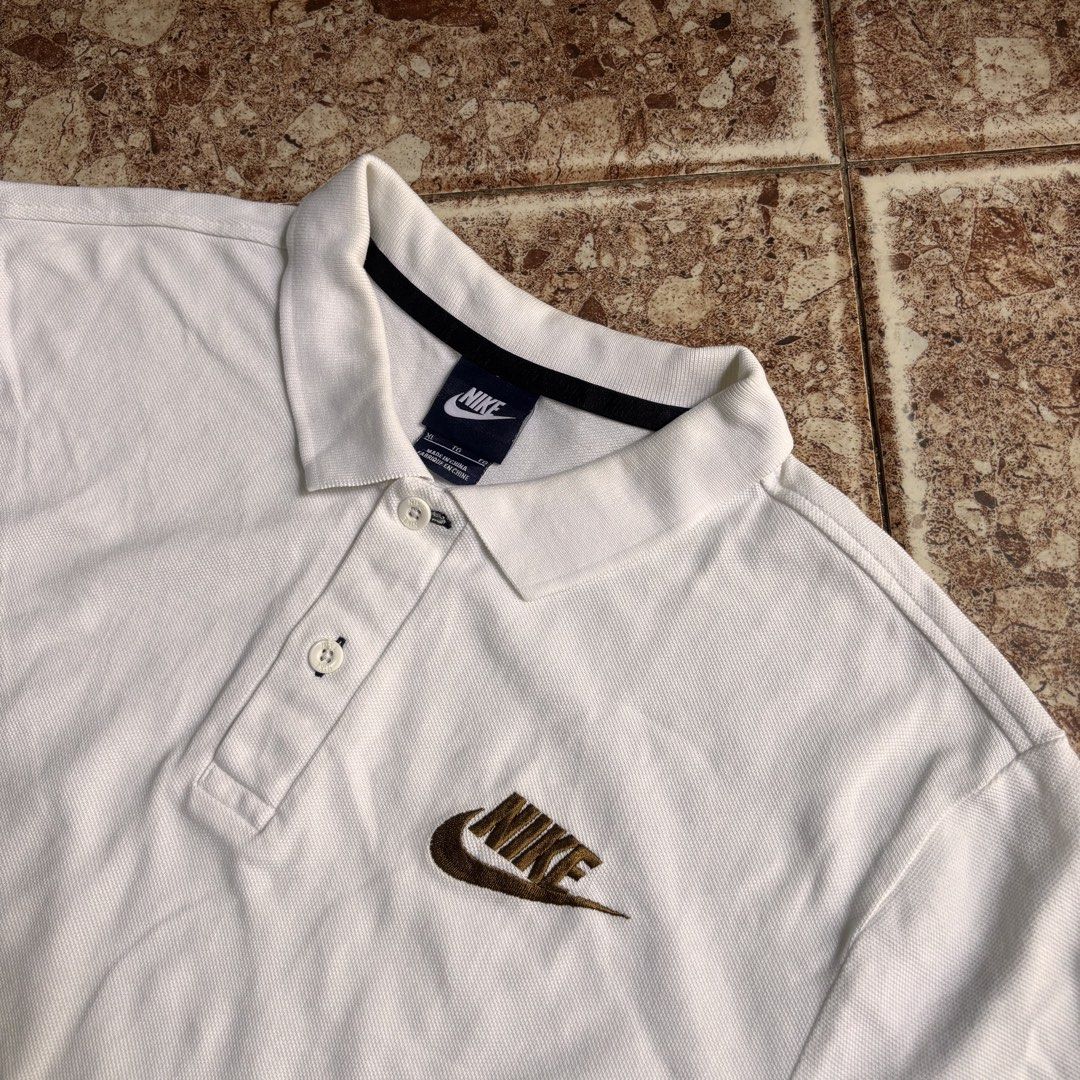 Nike Polo Shirt (Category: Tshirts & Polo Shirts ) located in Manila. Submitted by loydgani (Listing ID 1470820967, Image 2). Description: Length: 30 Width: 22 Sleeve Length: 16 Size: (Xl) on tags issue: need wash, minor stain 💸 + sf 📍Cebu.