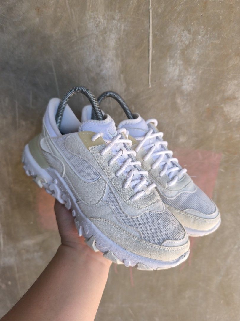 Nike React Revision (Category: Sneakers) located in Baguio. Submitted by soleseekerph (Listing ID 1470799462, Image 2). Description: US 6.5, Euro 37.5, 23.5 cm Excellent condition.