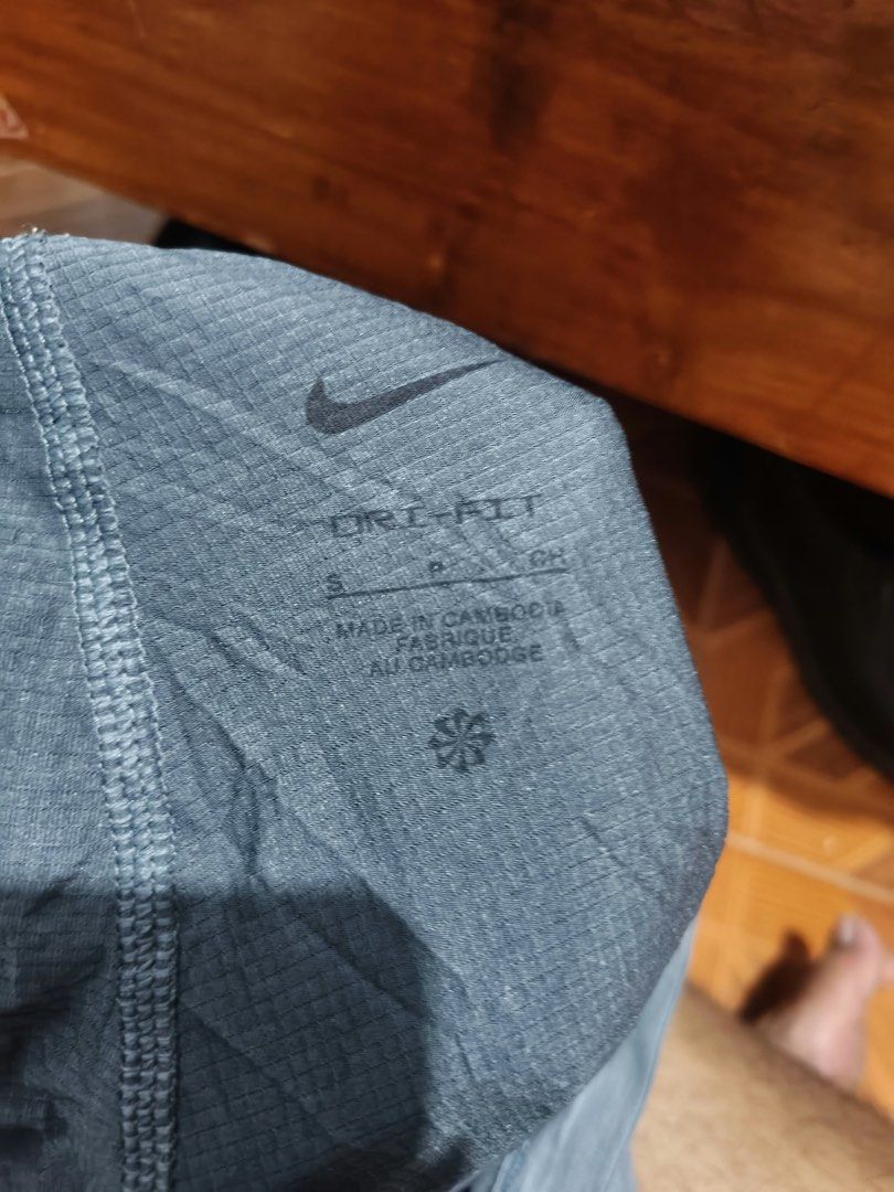 Nike Running Short (Category: Shorts) located in Alaminos. Submitted by thriftings625 (Listing ID 1470885409, Image 2). Description: Waist 30 - 34 Length 16 No issue Color rate: 9/10 Good as new No holes, no stains, no rips .