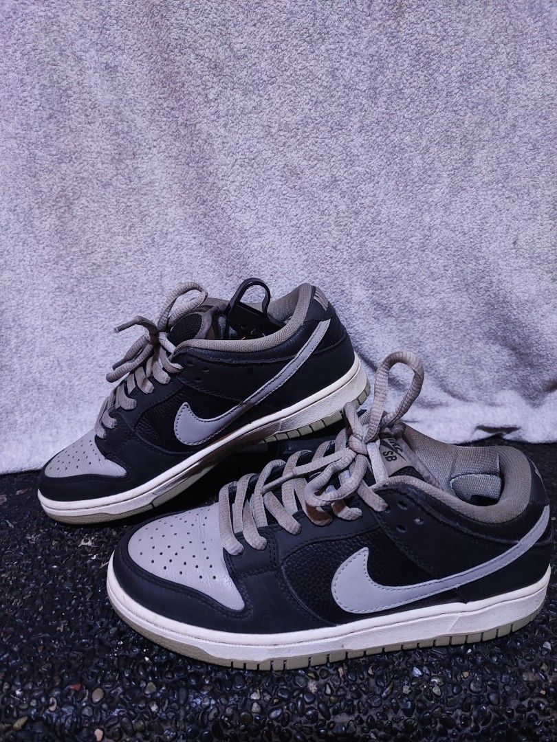Nike SB Dunk Low Pro Shadow (Category: Sneakers) located in Baguio. Submitted by ozara.06 (Listing ID 1470787964, Image 1). Description: original excellent condition size 24cm on tag mas okay sya sa 23.5cm since makapal pp foam nya sa loob from ukay needs washing 1k .