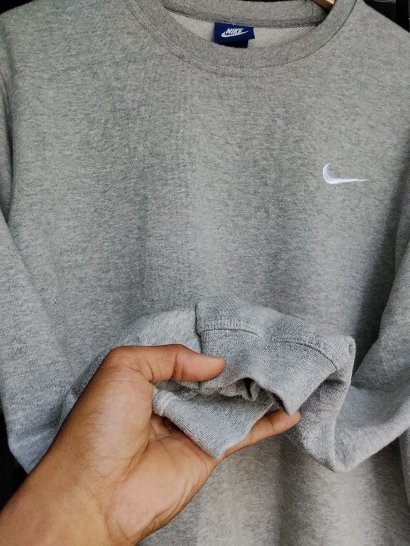 Nike Side Swoosh Crewneck Gray (Category: Coats, Jackets and Outerwear) located in Pasay City. Submitted by swoosh_collector (Listing ID 1470800280, Image 3). Description: Nike Side Swoosh Crewneck Gray • Size Medium on tag Best fit to Small • Dimes W 19 | L 25 • 9.5/10 Colorate • Excellent Condition • Authentic Original • Complete Tags • No issue DM for more info 📩.