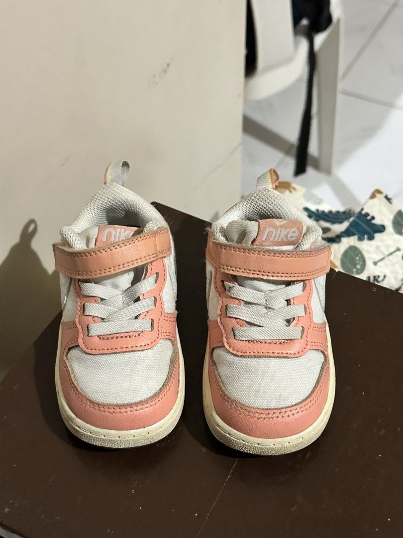Nike Sneakers for kids (Category: Babies & Kids Fashion) located in Makati City. Submitted by jannst (Listing ID 1470849984, Image 2). Description: 12CM.