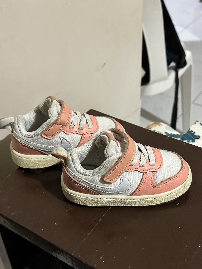 Nike Sneakers for kids (Category: Babies & Kids Fashion) located in Makati City. Submitted by jannst (Listing ID 1470849984, Image 3). Description: 12CM.