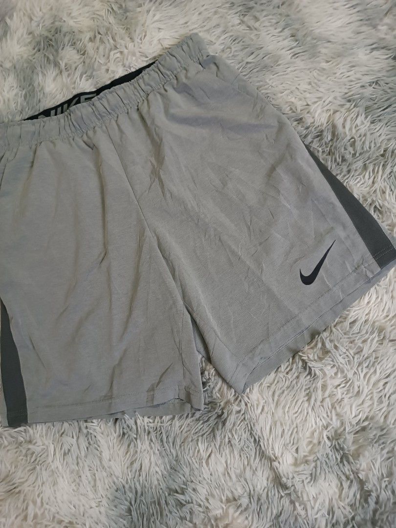 Nike Sportswear Flex Woven Training Short (Category: Shorts) located in Mandaluyong City. Submitted by retro.199x (Listing ID 1470829418, Image 3). Description: SIZE MEDUIM ON TAG Waist: 31-37 Length: 18.5 Thigh: 14 Leg Opening: 12 EXCELLENT CONDITION.