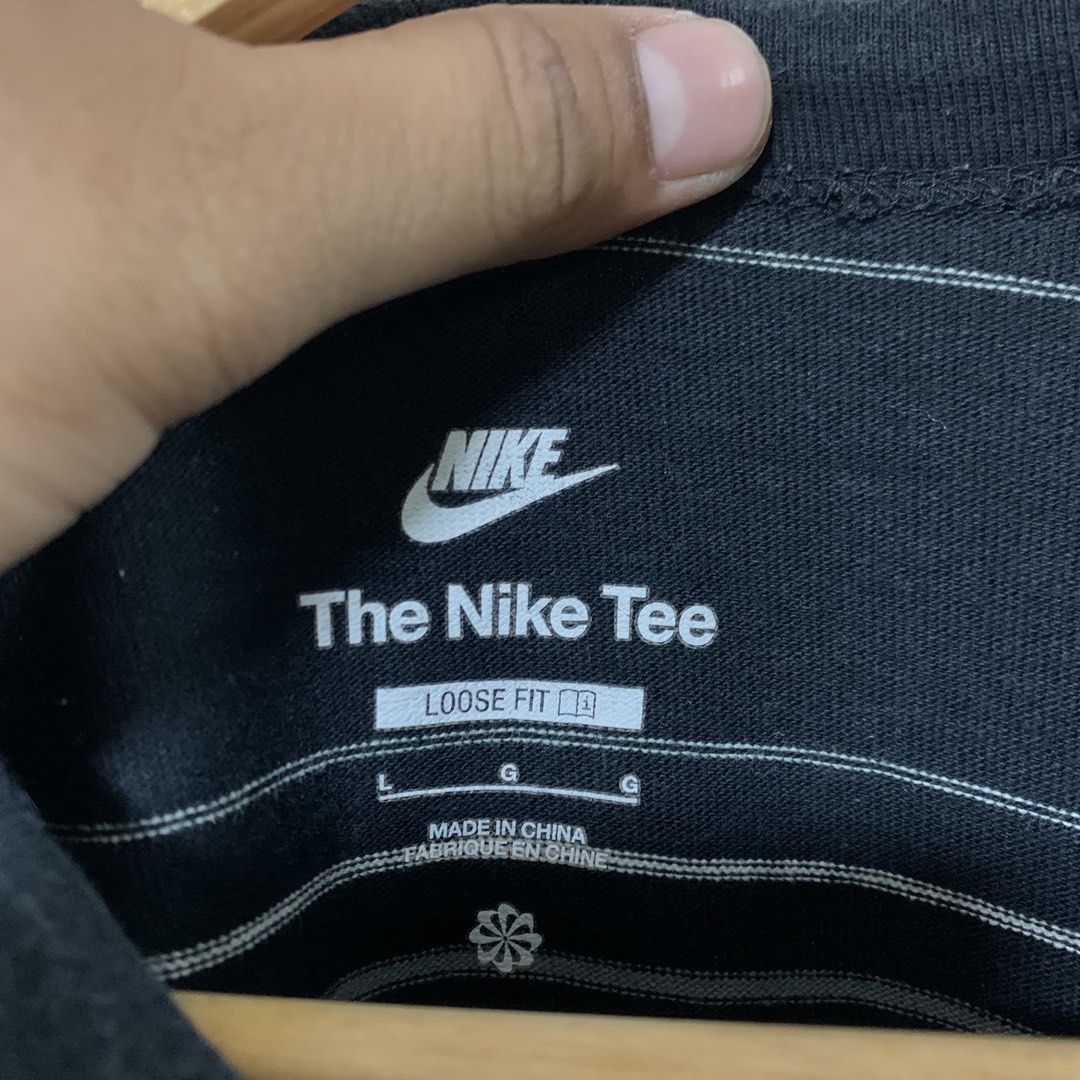 Nike stripes (Category: Tshirts & Polo Shirts ) located in Cavite. Submitted by yobubsss (Listing ID 1470907571, Image 3). Description: Size Large 22w 28L Good condition No issue.