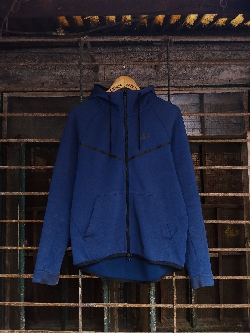 Nike Techfleece Blue Pullzip Hoodie (Category: Coats, Jackets and Outerwear) located in Pasay City. Submitted by swoosh_collector (Listing ID 1470811606, Image 1). Description: Nike Techfleece Blue Pullzip Hoodie • Size Medium on tag • Dimes W 20 | L 27 • Colorate 9.5/10 • Excellent Condition • Authentic Original • Complete Tags • No Issue ( Needwash only ) DN for more info 📩.