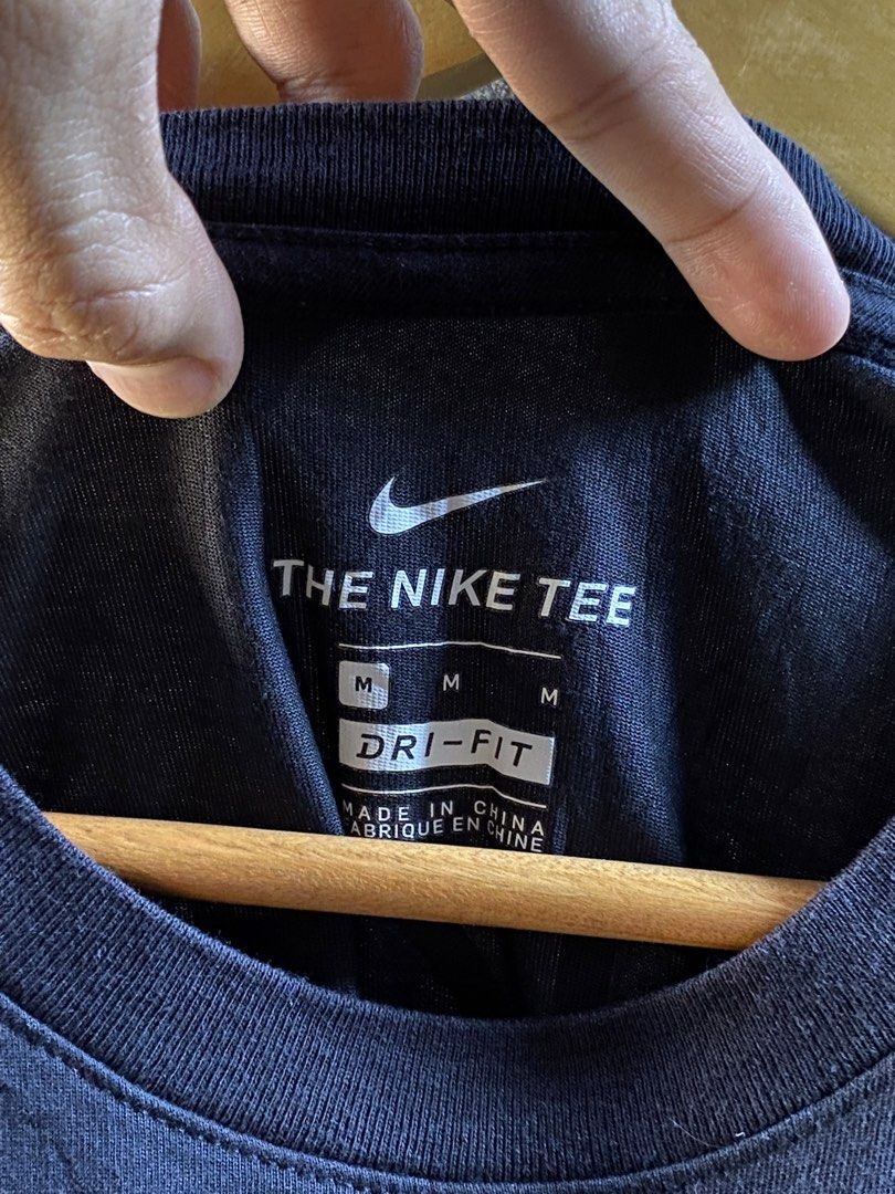 Nike Trail Dri-Fit Tee (Category: Activewear) located in Davao. Submitted by salomee (Listing ID 1470784256, Image 3). Description: nike trail (dryfit) medium width: 19 length: 27 condition: in very good color rating: 9/10 honest issues: none (no crackprints, no pinholes) ₱ 449 mindanao, davao city dm 💬.