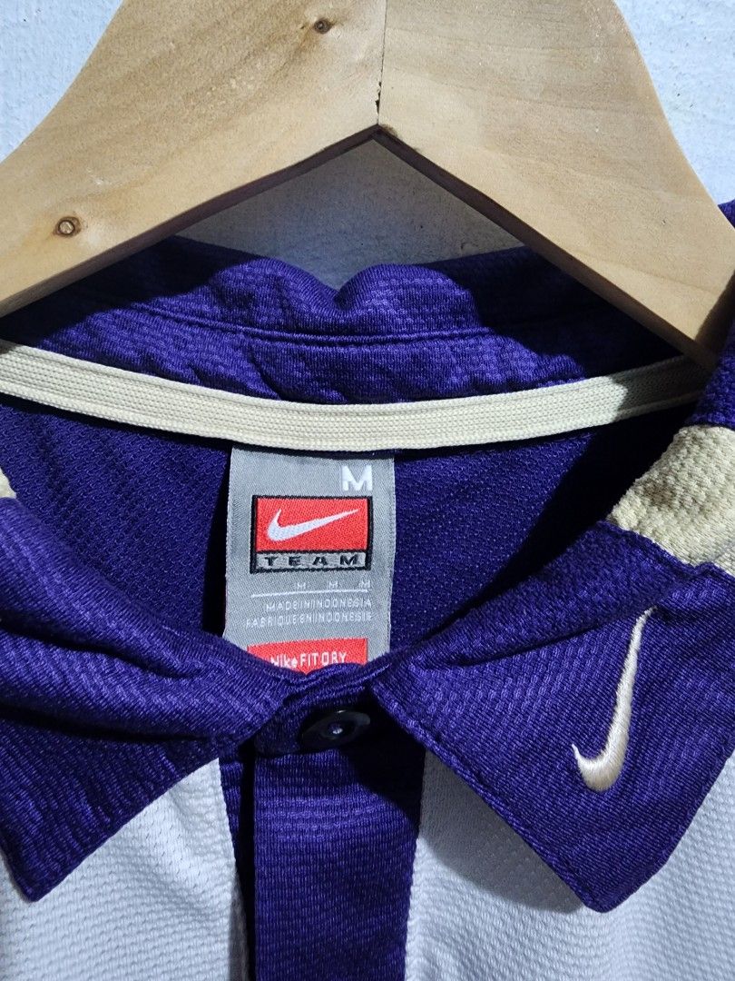 Nike vintage washington Polo (Category: Tshirts & Polo Shirts ) located in Cavite. Submitted by behindourstyle (Listing ID 1470872592, Image 3). Description: 1,499 free ship 🔥 No issue authentic size XL to xxl 24x30 Imus cavite.