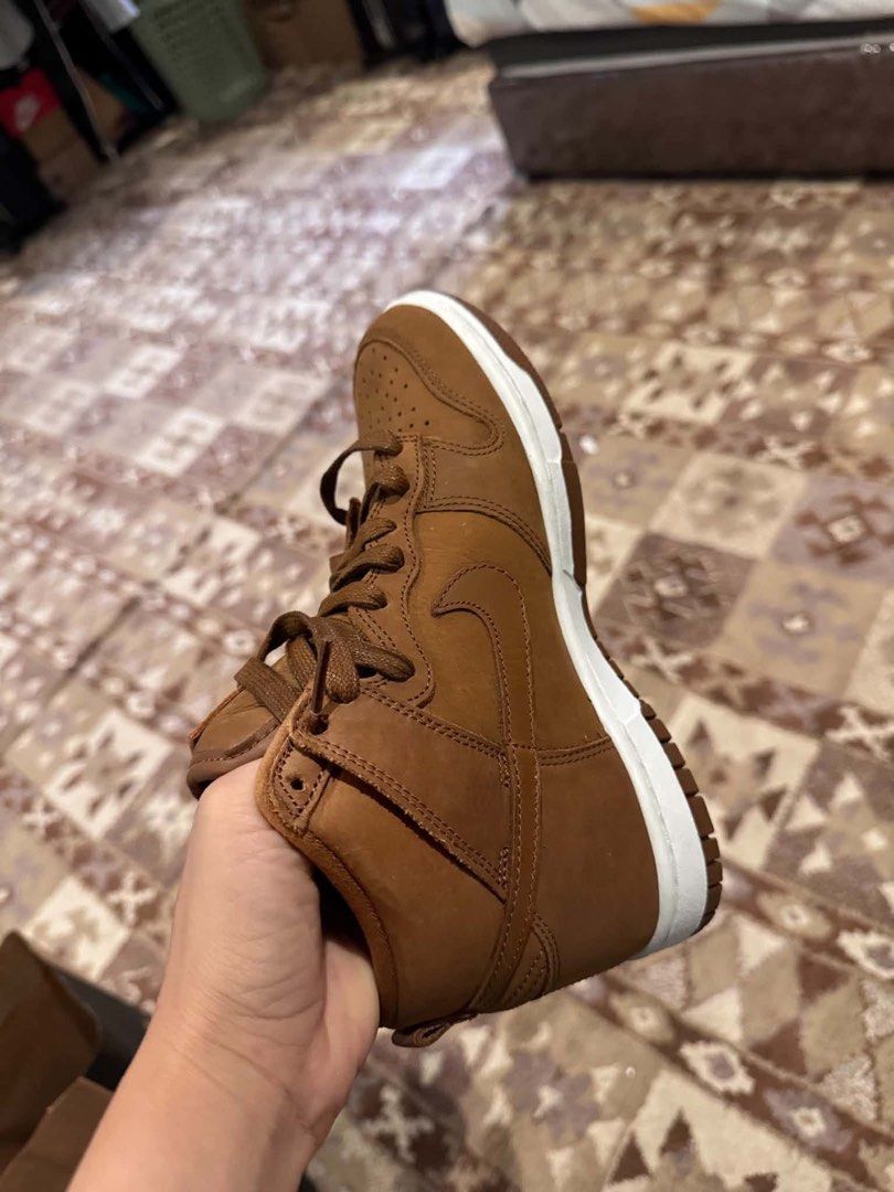 Nike Women's Dunk High PRM (Category: Sneakers) located in Bago City. Submitted by etak1997 (Listing ID 1470783411, Image 2). Description: Nike Women's Dunk High PRM Bought Brandnew wala lng pong box kasi naiwan hindi na kasya sa maleta. size 6 womens 13k mall price pa dito .