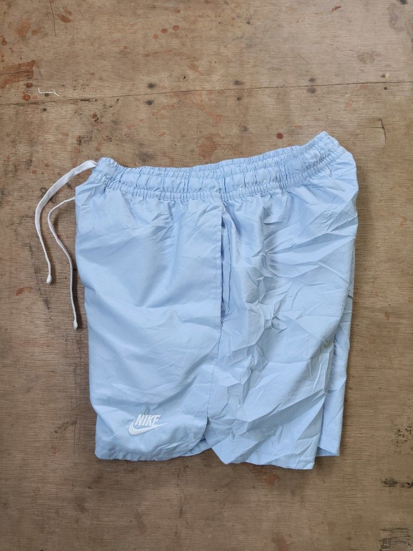 Nike Woven Above The Knee Short (Category: Shorts) located in Puerto Princesa. Submitted by dripthrift99 (Listing ID 1470772678, Image 3). Description: Nike Woven Above The Knee Short medium size 29-34 length 16 as new condition no issue loc: palawan.