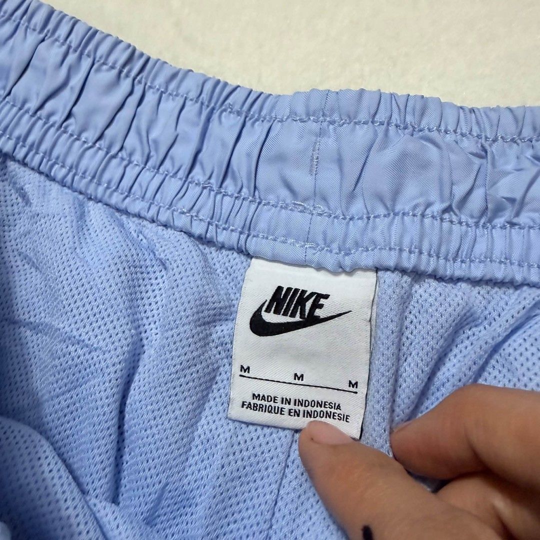 Nike Woven Above The Knee Short (Category: Shorts) located in Puerto Princesa. Submitted by dripthrift99 (Listing ID 1470772678, Image 2). Description: Nike Woven Above The Knee Short medium size 29-34 length 16 as new condition no issue loc: palawan.