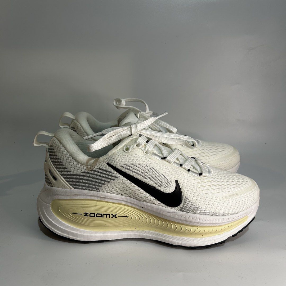 Nike Zoom X (Category: Sneakers) located in Iloilo. Submitted by shapatos_12 (Listing ID 1470898187, Image 1). Description: .