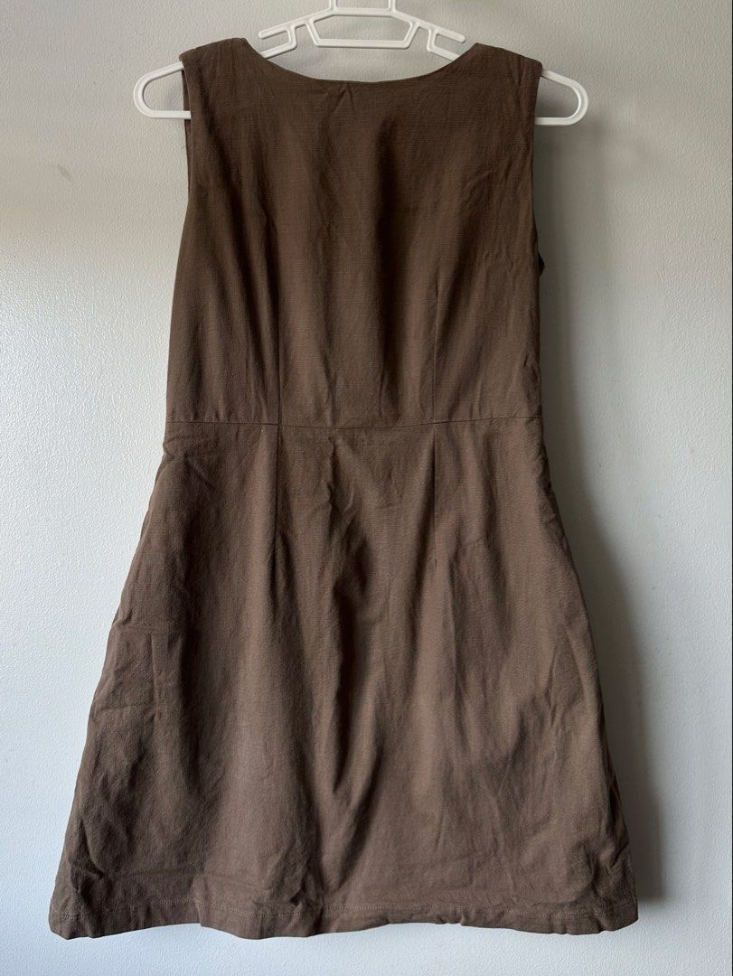 Nikocia Halter Dress (Category: Dresses) located in Manila. Submitted by pachookie (Listing ID 1470794299, Image 2). Description: V-cut Back With side pockets Bust: 34in Waist: 30in Length: 34 1/2 in.