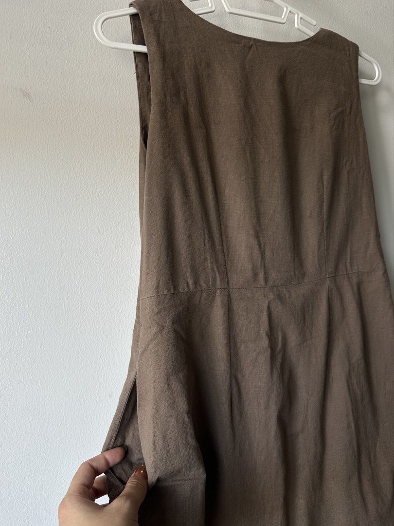 Nikocia Halter Dress (Category: Dresses) located in Manila. Submitted by pachookie (Listing ID 1470794299, Image 3). Description: V-cut Back With side pockets Bust: 34in Waist: 30in Length: 34 1/2 in.
