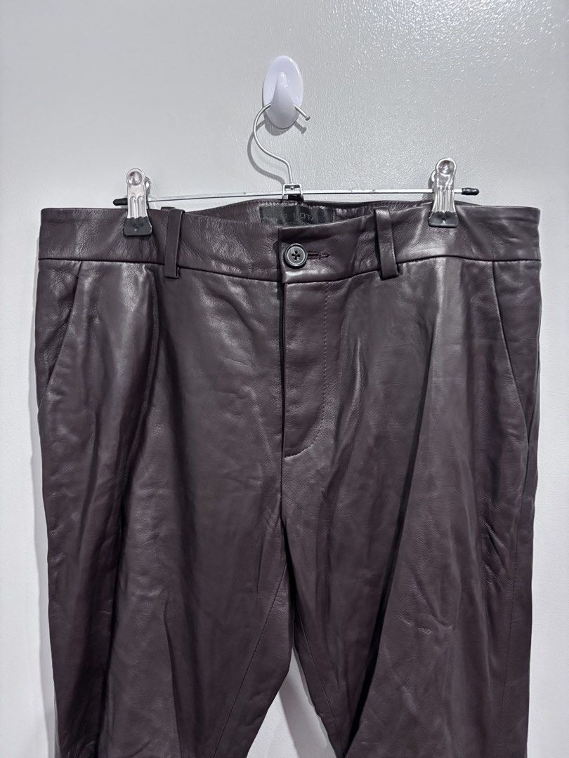 Nili Lotan Lambskin Leather Pants (Category: Luxury Apparel) located in Dumaguete. Submitted by dgte.grails (Listing ID 1470850575, Image 3). Description: Nili Lotan Lambskin Leather Pants 17 on tape size 30-32 length 35 Excellent condition! no flaws 2000+sf pm.