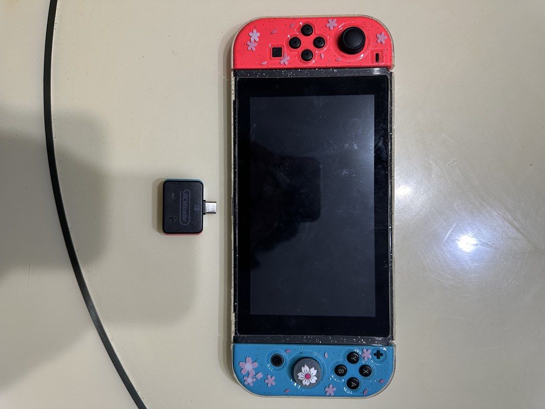 Nintendo Switch V1 Jailbreak (Category: Nintendo) located in Quezon City. Submitted by chloride_ (Listing ID 1470826733, Image 2). Description: Nintendo Switch V1 Jailbreak -Unit and charger only -Free RCM Loader and Jig -14gb SD Card and 26gb Internal Storage Free unlimited games as long as you have storage. You can request a game and I'll install it for you before we meet. Location: Quezon City.