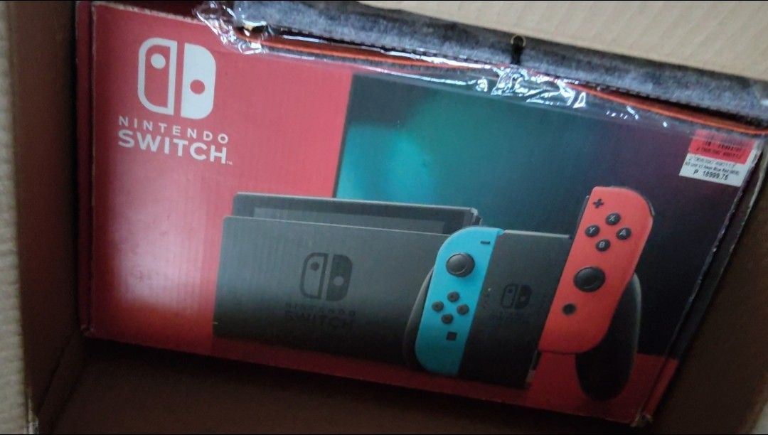 Nintendo Switch V2 [Read Description] (Category: Nintendo) located in Cagayan de Oro. Submitted by Jay.xie (Listing ID 1470920814, Image 1). Description: • SECOND HAND / PRELOVED rfs quitting, lost interest so rush din questions? ask in dm, used for months na NEGOTIABLE!! INCLUDES: • Charger • Complete Set from Box (Dock, Etc.) • CARRIER honest issue - left joycon unchargable (working can play games, but not wireless) - no games (except pokemon s