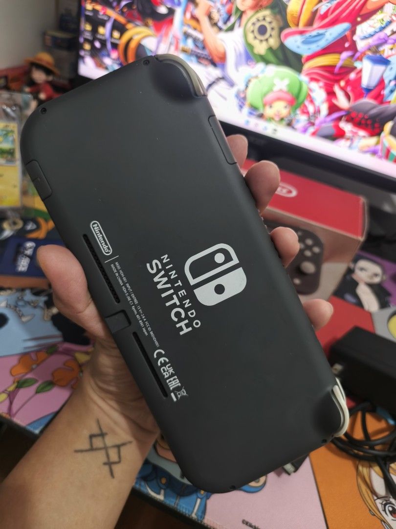 Nintendon switch lite (Category: Nintendo) located in San Juan City. Submitted by kciixd (Listing ID 1470815543, Image 2). Description: 🎮 NINTENDO SWITCH LITE — BUDGET MEAL WITH GAMES! ✅ Original Box ✅ Charger ✅ Travel Case / Bag ✅ NBA 2K21 — FREEBIE 📝 IMPORTANT NOTES: • Pre-owned unit • SanDisk Extreme 128GB microSD card sold separately for ₱1,200 • Pokémon Violet sold separately for ₱1,100 • NBA 2K21 physical game included as a freebie • Buye