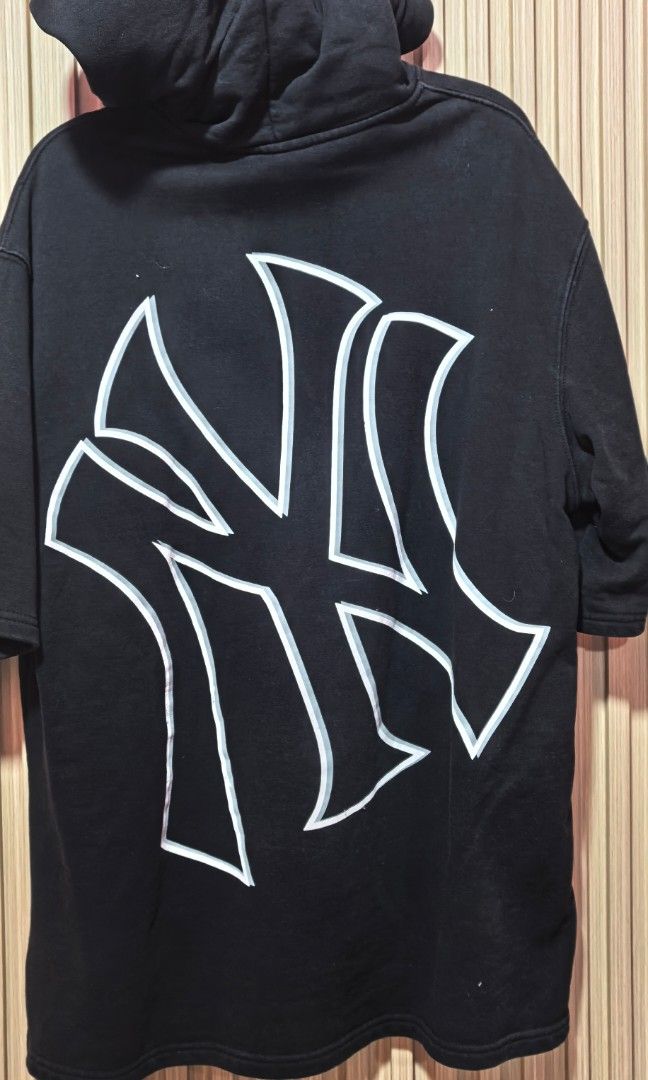NY MLB (Category: Hoodies) located in General Santos City (Dadiangas). Submitted by hasolhard (Listing ID 1470837993, Image 2). Description: NY MLB XL.