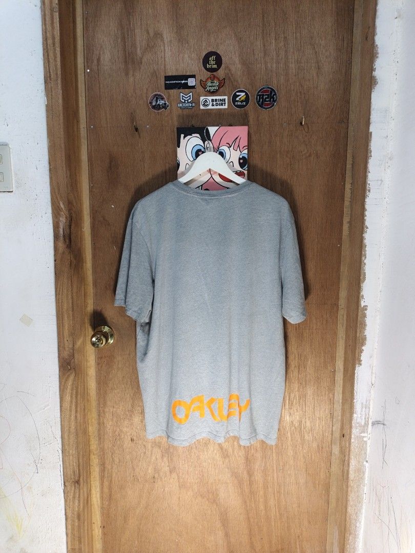 Oakley Center Logo with BigScript at the back (Category: Tshirts & Polo Shirts ) located in Nasipit. Submitted by zaynzdrip (Listing ID 1470773154, Image 2). Description: -Good as new -Hard Tag Made in El Salvador -Large - XL -24 width by 29 length -📩.