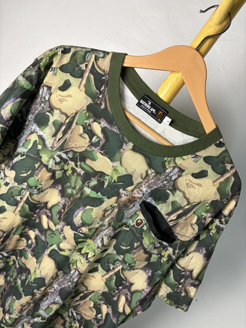 OG” Bape x Nigo ” Bape 2000’s One Point Real Tree Camo Tee (Category: Tshirts & Polo Shirts ) located in Bacolod City. Submitted by davidheyzon40257 (Listing ID 1470867989, Image 2). Description: 🟢 WTS – OG” Bape x Nigo ” Bape 2000’s One Point Real Tree Camo Tee “ Authentic “ 📏 Size: L Best fit: Medium to Semi Large 📏 Measurements: Width: 20.5 “ Length: 27 “ ✨ Condition: 9.5/10 (excellent condition) 🟩 Color Rate: 9.5/10 ⛔️ Flaw: None 📍 Bacol