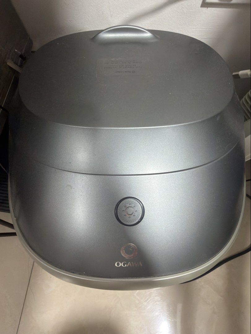Ogawa portable massage with foot massage (Category: Massage Devices) located in Muntinlupa City. Submitted by creezymelai (Listing ID 1470867489, Image 1). Description: Ogawa Back portable massage with Foot massage.