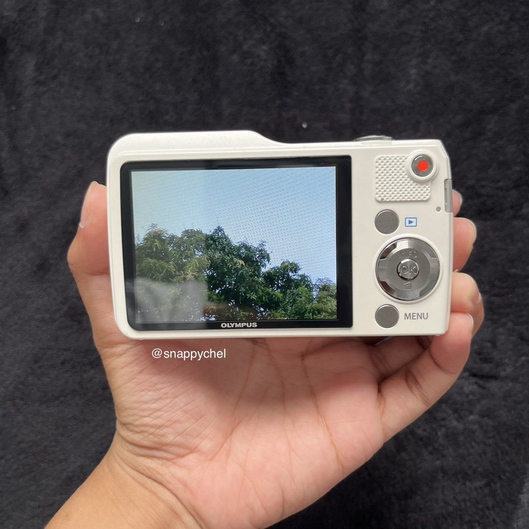 Olympus VG-170 (Category: Cameras) located in Manila. Submitted by snappychel_since2026 (Listing ID 1470903931, Image 3). Description: Olympus VG-170 Pre-Owned Used like new ✨ 🏷️ 6499 INCLUSION: ⭐️Orig Battery ⭐️SD card ⭐️Universal Charger * Sensor & Image Quality: 14.0-megapixel 1/2.3-inch CCD sensor * Lens: 5x optical zoom (26–130mm 35mm equivalent), aperture f/2.8 (wide) to f/6.5 (tele) * Digital Zoom: 4x digital zoom * ISO Range: ISO 80 – 16