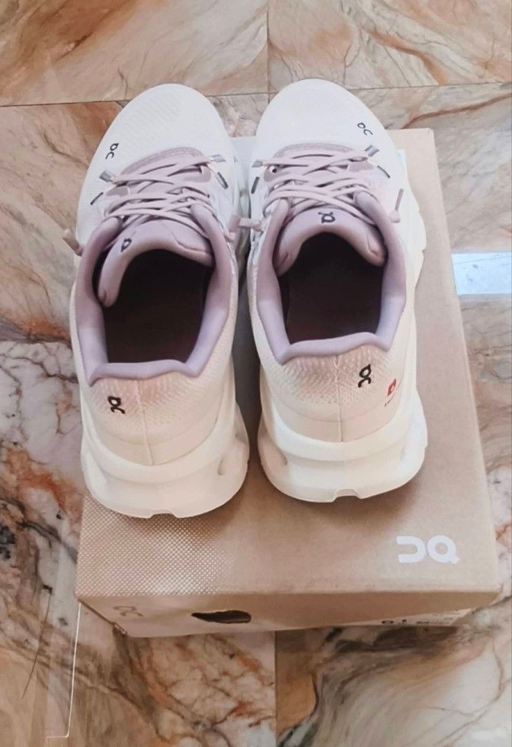 ONCLOUD ORIGINAL (Category: Sneakers) located in Davao. Submitted by anikanik88 (Listing ID 1470873441, Image 2). Description: PRELOVED📍 ORIGINAL CLOUDTILT HERON DEW SIZE 6 GOOD AS NEW DM.