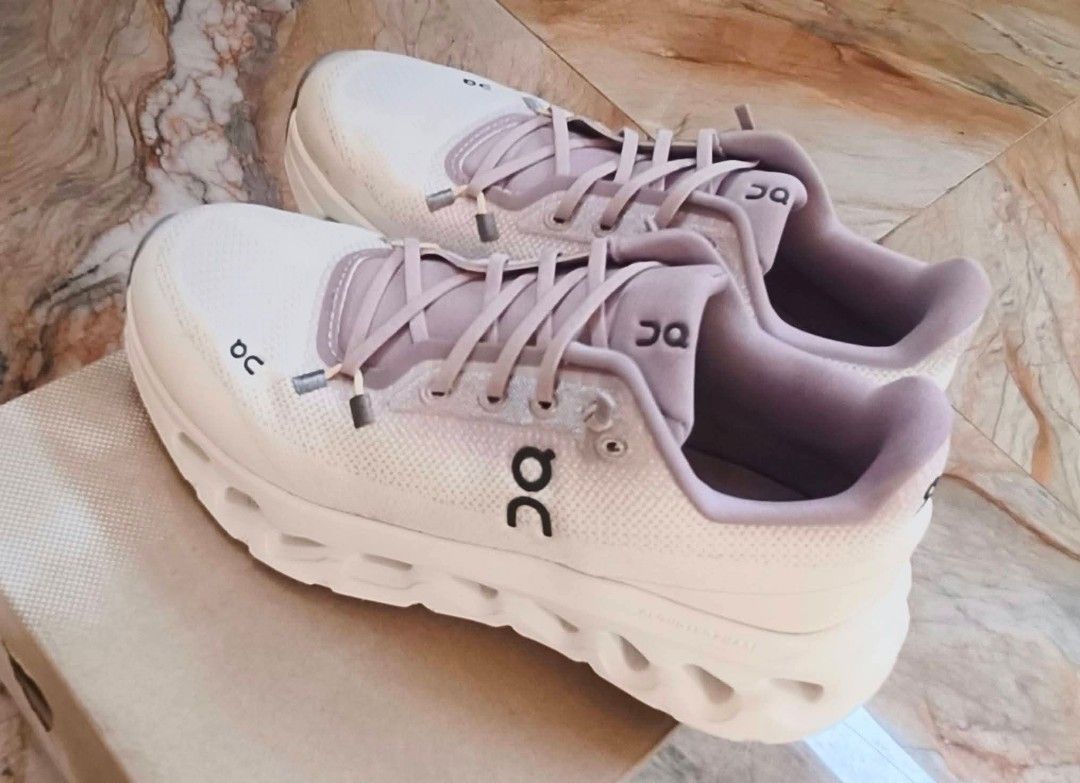 ONCLOUD ORIGINAL (Category: Sneakers) located in Davao. Submitted by anikanik88 (Listing ID 1470873441, Image 3). Description: PRELOVED📍 ORIGINAL CLOUDTILT HERON DEW SIZE 6 GOOD AS NEW DM.