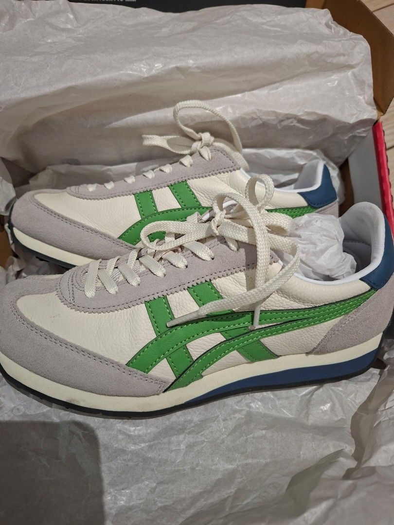 Onitsuka Tiger EDR78 (Category: Sneakers) located in Antipolo. Submitted by cloudpetals.01 (Listing ID 1470786226, Image 1). Description: ONITSUKA TIGER EDR78 Color: Cream/Garden Green Size: 5 1/2 unisex (US) 7 women (UK) 38 (EUR) Bought in BGC Inclusions: COMPLETE (With Box, paperbag, cards, RECEIPT) Condition: Like New Meet up/lalamove OK Antipolo City .