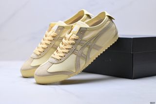 (Category: ) located in . Submitted by factory.shoes.outlet (Listing ID 1470749623, Image 1). Description: .