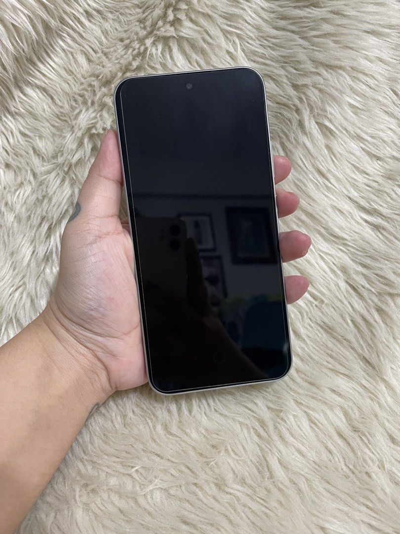 Oppo A6 Pro 256gb (Category: OPPO) located in Cainta. Submitted by iamairg (Listing ID 1470925165, Image 3). Description: For sale or swap to lower units plus cash. Pass to straight swap. Oppo A6 Pro 8/256gb MediaTek Hello G100 7000 mAh Openline to all networks No issue Like-new condition 98% smooth all sides Unit and case only May bawas pa for sure buyer!.