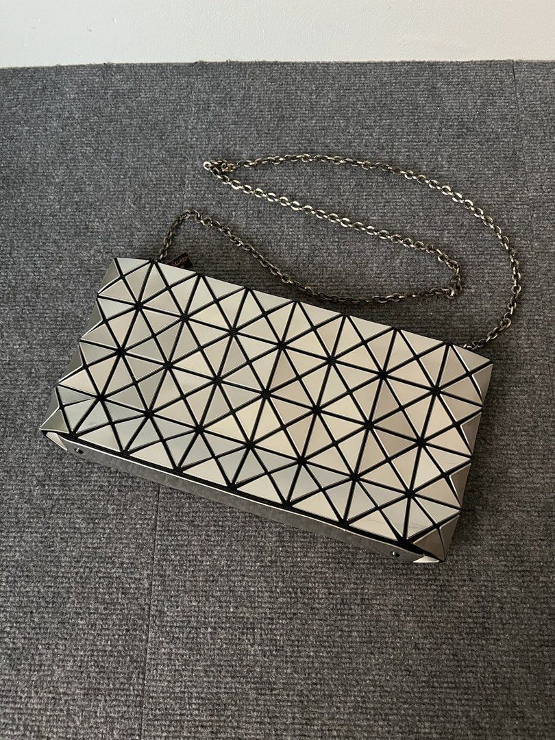 ORIG BAO BAO (Category: Luxury Bags & Wallets) located in Cavite. Submitted by _jennprelovedselections_ (Listing ID 1470816966, Image 1). Description: No flaw. kasya long walley notebook Market price 30K++ Gandaa… Mine Now Pay Today! Free SF!😍 Mode of Payment: GCASH x Security Bank transfer only! REMINDER PRELOVED PO BAWAL SA MASELAN PLSSS!☺️ EXPECT SIGN OF USAGE DAHIL PRELOVED PO! POSTED DETAILED PICS NO ASKING MORE PICTURES..