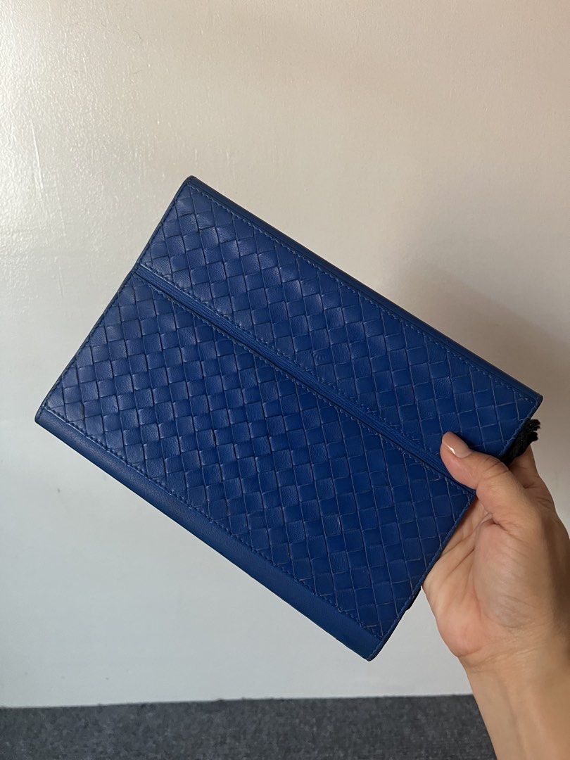 ORIG BOTTEGA IPAD CASE (Category: Luxury Bags & Wallets) located in Cavite. Submitted by _jennprelovedselections_ (Listing ID 1470796594, Image 2). Description: Rare item with tag. Fits ipad mini. Market price 25K++ Gandaa… Mine Now Pay Today! Free SF!😍 Mode of Payment: GCASH x Security Bank transfer only! REMINDER PRELOVED PO BAWAL SA MASELAN PLSSS!☺️ EXPECT SIGN OF USAGE DAHIL PRELOVED PO! POSTED DETAILED PICS NO ASKING MORE PICTURES..