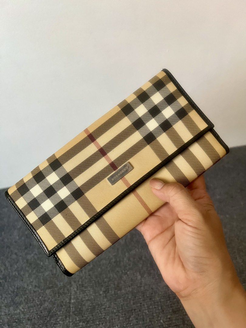 ORIG BURBERRY (Category: Luxury Bags & Wallets) located in Cavite. Submitted by _jennprelovedselections_ (Listing ID 1470823543, Image 1). Description: Mine Now Pay Today! Free SF!😍 Mode of Payment: GCASH x Security Bank transfer only! REMINDER PRELOVED PO BAWAL SA MASELAN PLSSS!☺️ EXPECT SIGN OF USAGE DAHIL PRELOVED PO! POSTED DETAILED PICS NO ASKING MORE PICTURES..