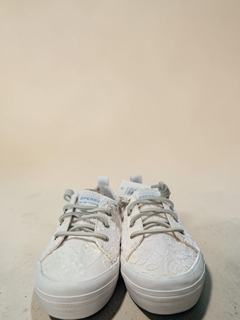 ORIG SPERRY CREST VIBE PLATFORM SNEAKERS (Category: Sneakers) located in Las Pinas. Submitted by annachiaonair2037 (Listing ID 1470772215, Image 3). Description: ORIG SPERRY CREST VIBE PLATFORM SNEAKERS BOUGHT FROM OUTLET IMPULSE BUYING NOT WORN SIZE 7.5 with Box SO PRETTY RFS: CHANGED MY MIND😀 NO LOW BALLERS, NSA 3500 PA SA STORE TO Disclaimer: I am not affiliated with, associated with, or authorized by any of the brands featured posted. Any me