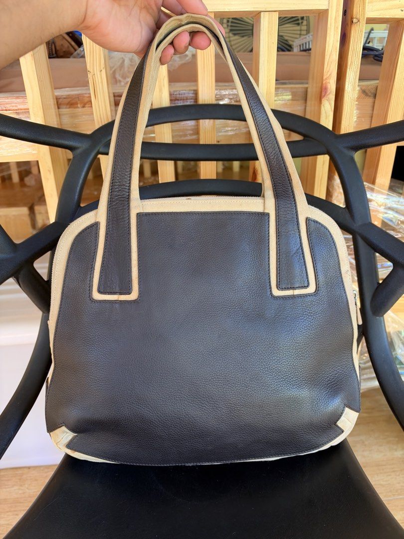 Orig Vintage Bally (Category: Shoulder Bags) located in Cagayan de Oro. Submitted by negosyantesibengineer (Listing ID 1470773690, Image 1). Description: .