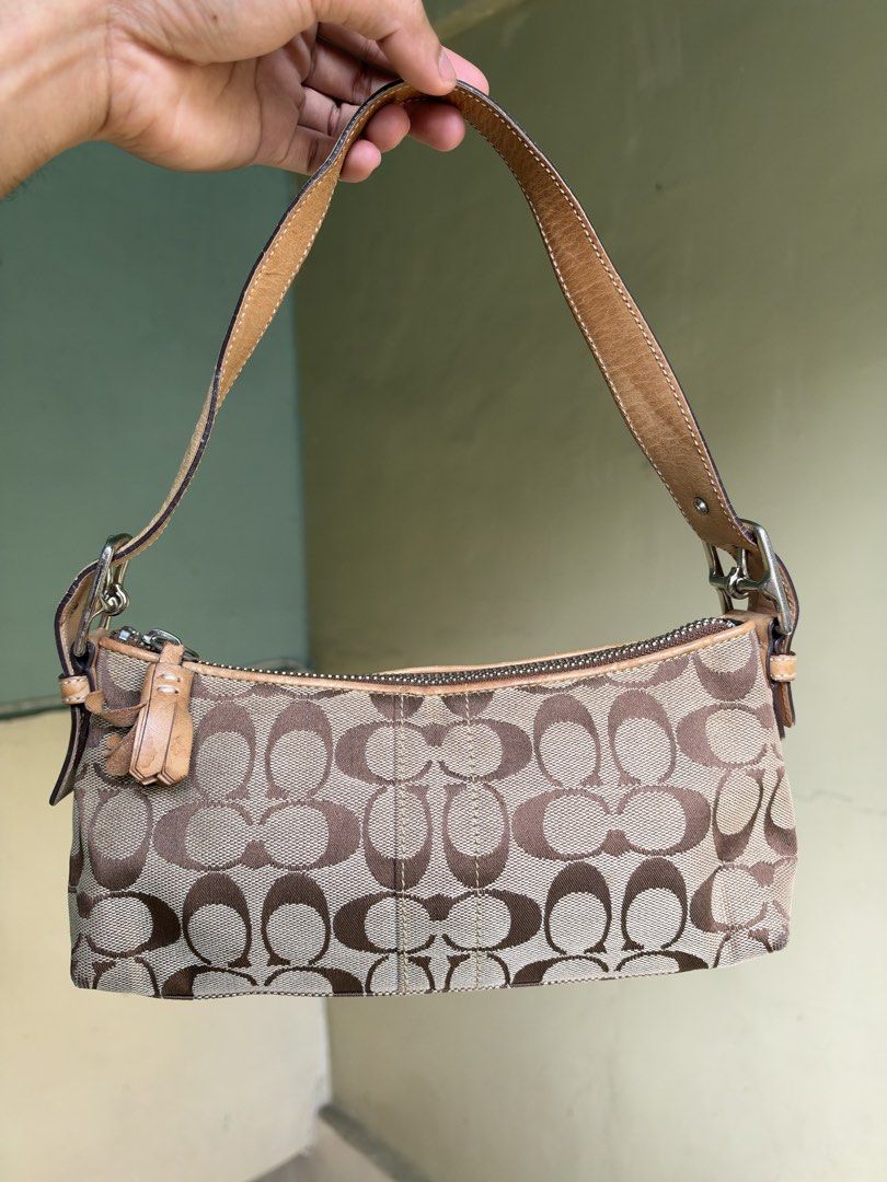 Orig vintage coach kili (Category: Shoulder Bags) located in Cagayan de Oro. Submitted by negosyantesibengineer (Listing ID 1470799808, Image 1). Description: .