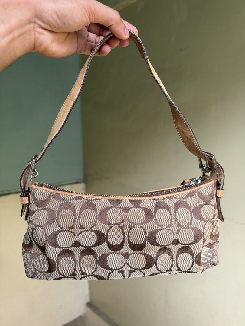 Orig vintage coach kili (Category: Shoulder Bags) located in Cagayan de Oro. Submitted by negosyantesibengineer (Listing ID 1470799808, Image 2). Description: .