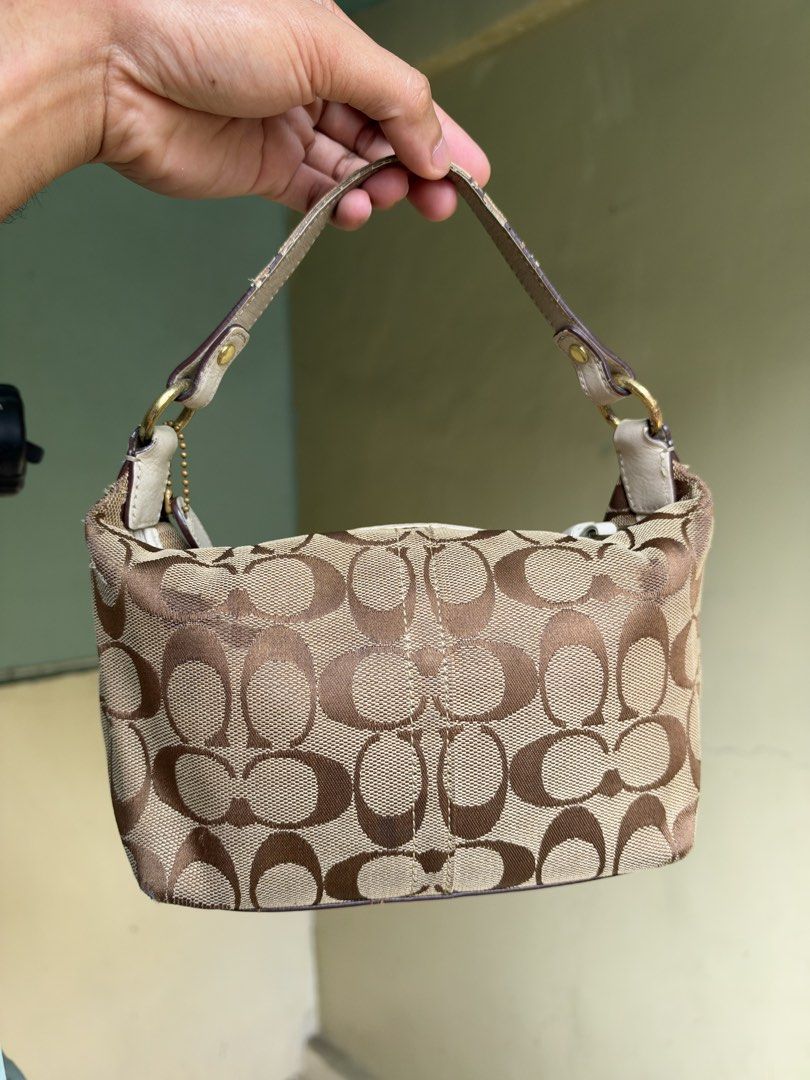 Orig vintage coach mini (Category: Shoulder Bags) located in Cagayan de Oro. Submitted by negosyantesibengineer (Listing ID 1470799336, Image 2). Description: .