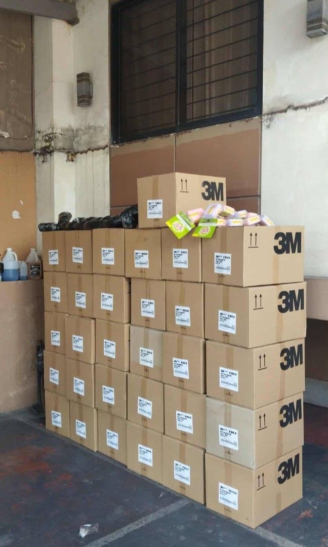 original 3M sponge delicate care (Category: Cleaning Tools & Supplies) located in Muntinlupa City. Submitted by everythingunderthesun05 (Listing ID 1470799313, Image 2). Description: Onhand 30boxes take all price at P300.00 location: Putatan Muntinlupa.