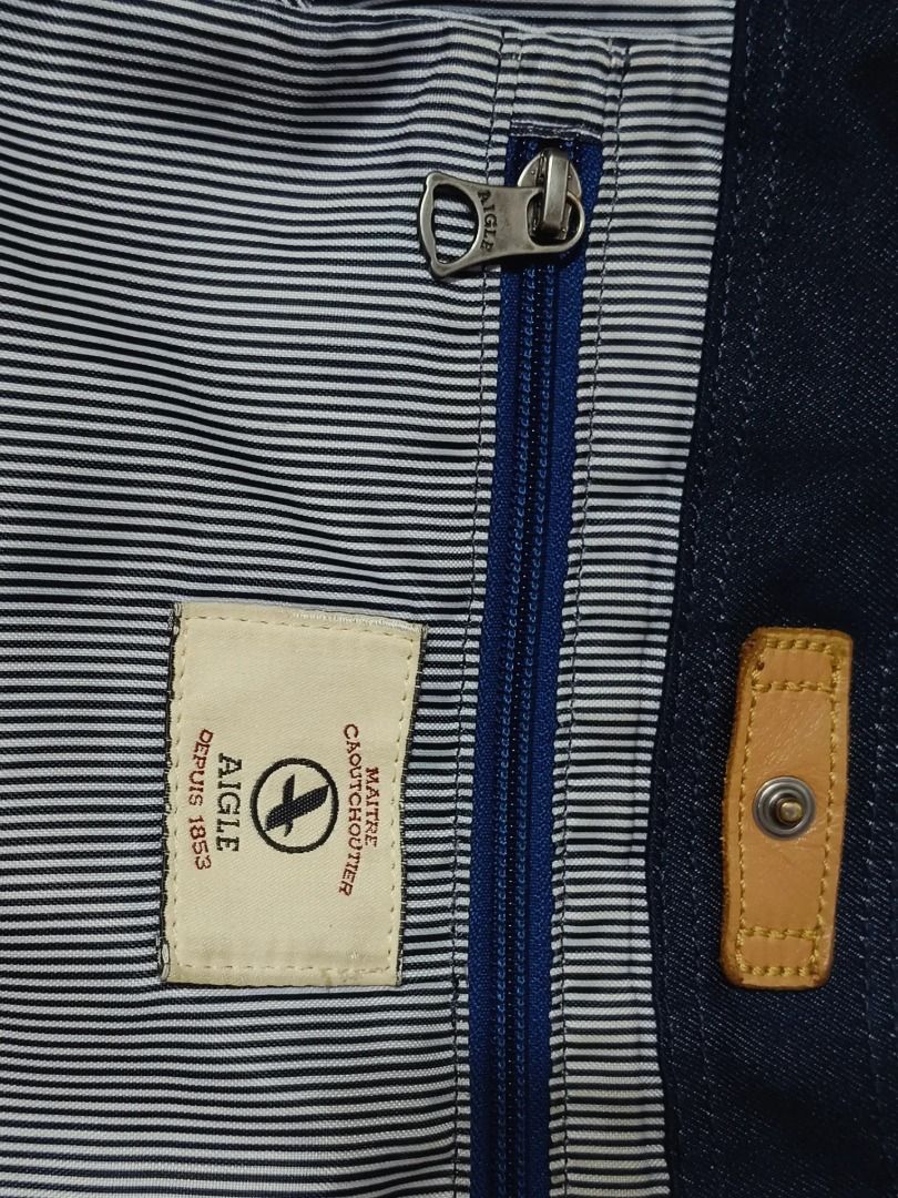 Original AIGLE Denim bag (Category: Shoulder Bags) located in Cabuyao City. Submitted by your____lux____shop (Listing ID 1470876357, Image 2). Description: Sale❗️Sale❗️Sale❗️ ₱1,899 Original AIGLE Almost new condition Denim XL Ykk zip Genuine leather trim 📌First to pay!.