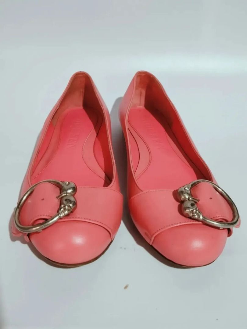 Original Alexander McQueen (Category: Flats & Sandals) located in Cabuyao City. Submitted by your____lux____shop (Listing ID 1470884619, Image 2). Description: SALE‼️DIRECT MESSAGE ME‼️FIRST TO PAY ₱1,699 Original Alexander McQueen preloved Size 35 Pure genuine leather.
